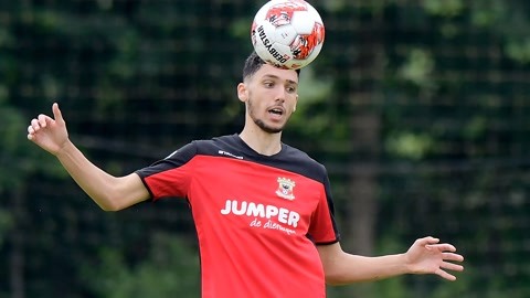 更是一次对 更是一次对